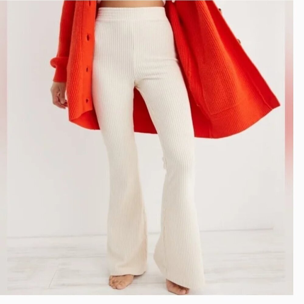 Aerie‎ | Groove On Velour Ribbed Hi-Rise Flare Pants Ivory Cream Women's Medium